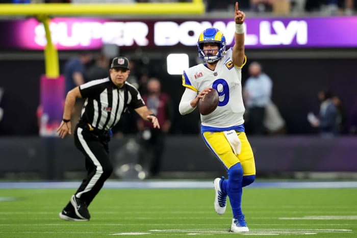 Los Angeles Rams quarterback Matthew Stafford (9) gestures downfield in the second quarter during Super Bowl 56 against the Cincinnati Bengals, Sunday, Feb. 13, 2022, at SoFi Stadium in Inglewood, Calif. The Cincinnati Bengals lost, 23-30. Nfl Super Bowl 56 Los Angeles Rams Vs Cincinnati Bengals Feb 13 2022 1393